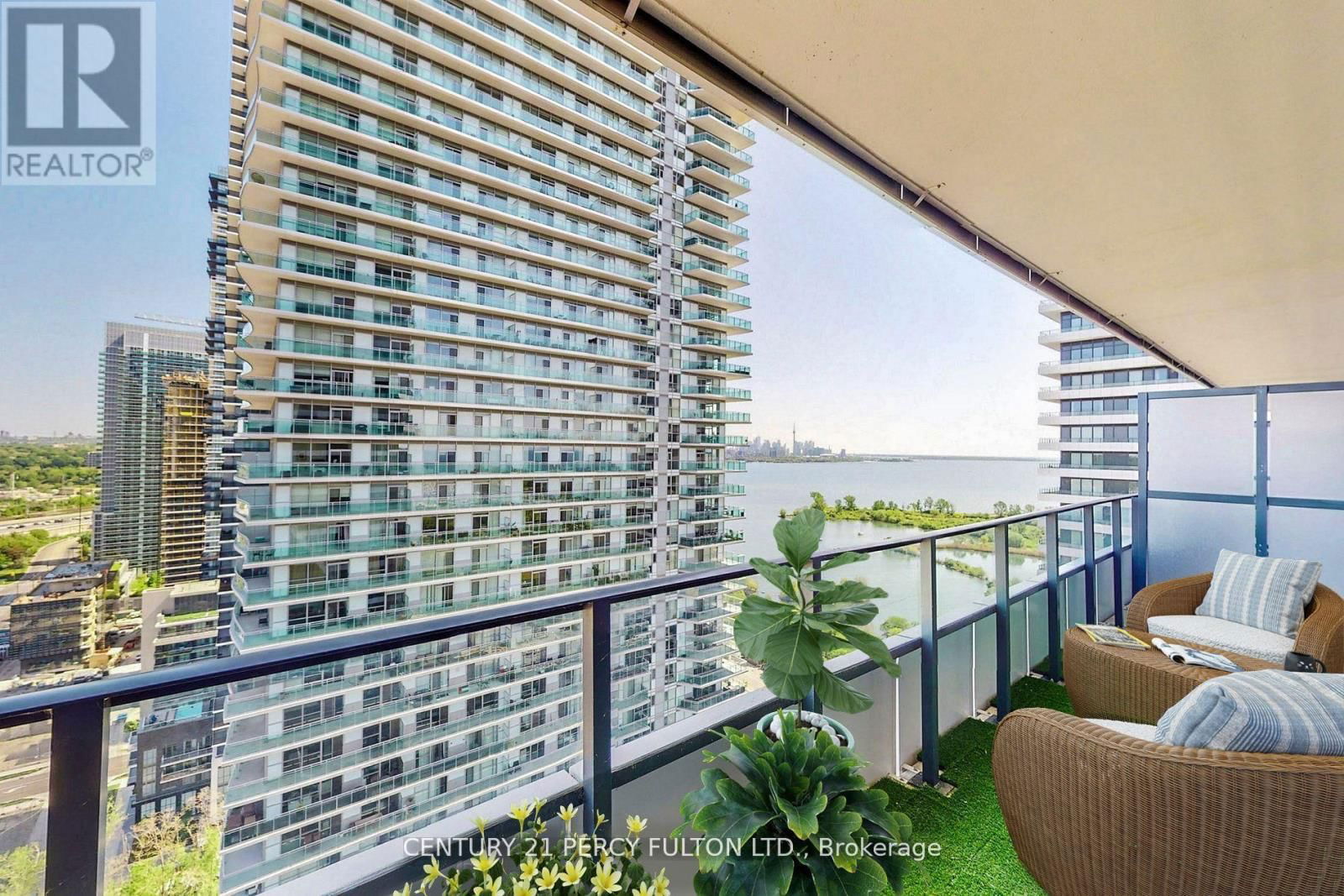 2514 - 30 SHOREBREEZE DRIVE Image 20