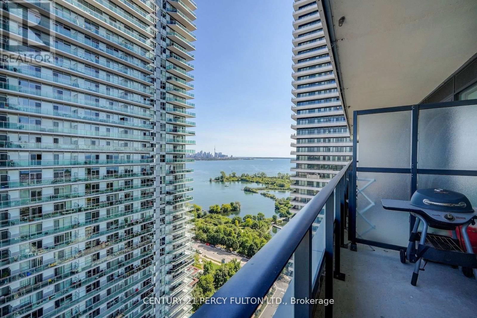 2514 - 30 SHOREBREEZE DRIVE Image 22