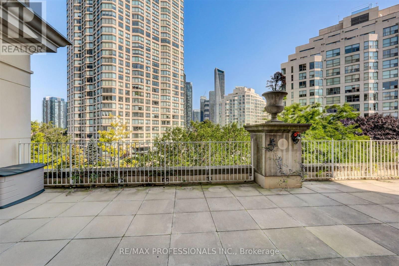 205 - 2287 LAKE SHORE BOULEVARD W Image 15