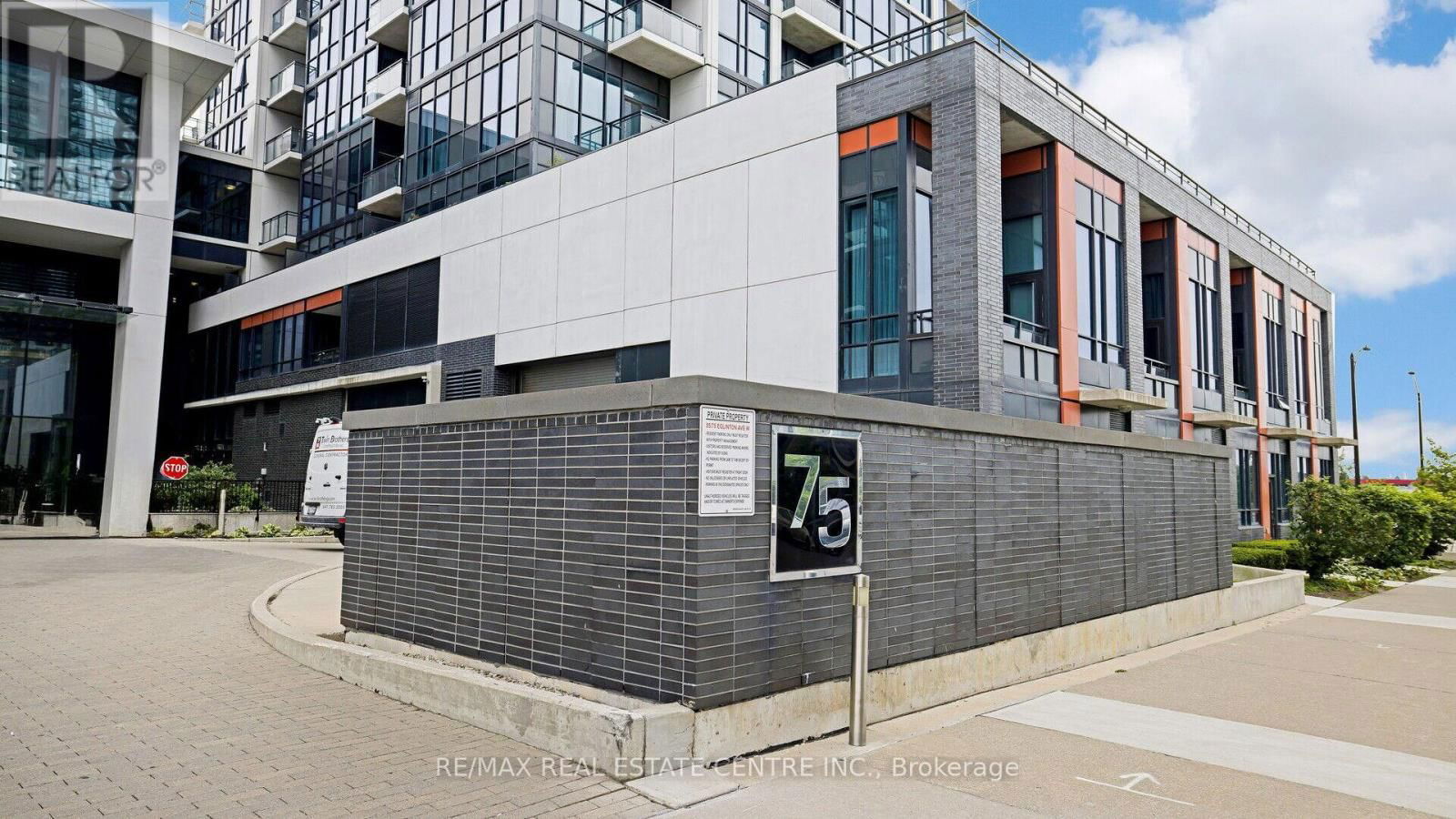 902 - 75 EGLINTON AVENUE W Image 3