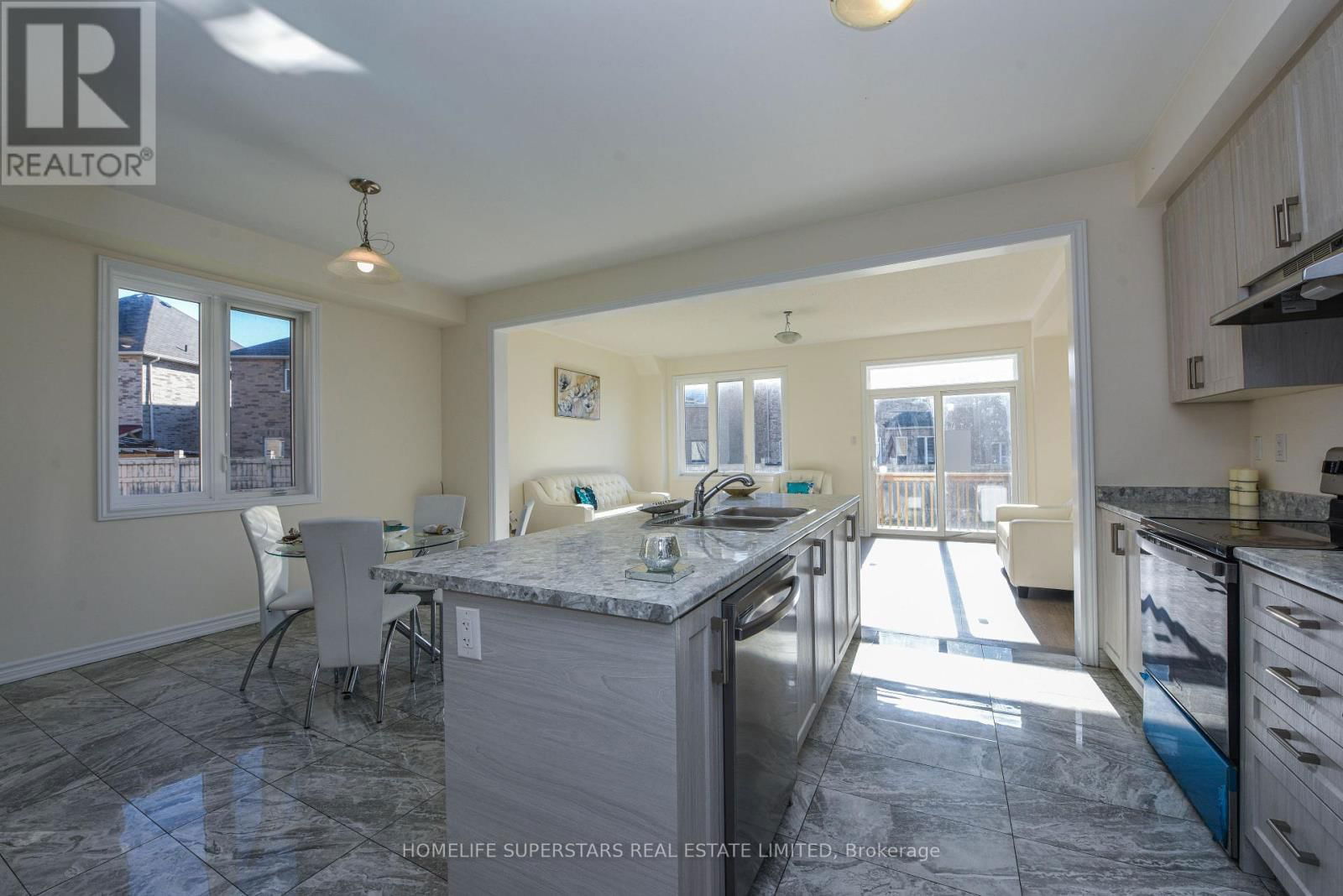 10 HASHMI PLACE Image 9