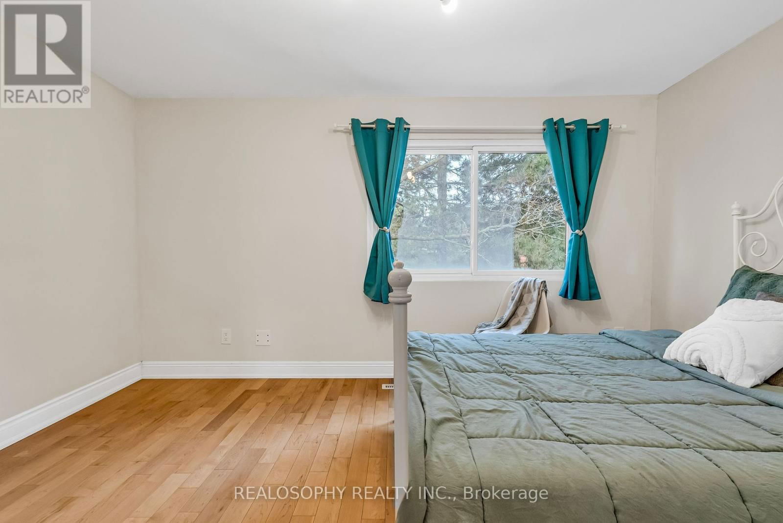 32 - 4156 FIELDGATE DRIVE Image 14