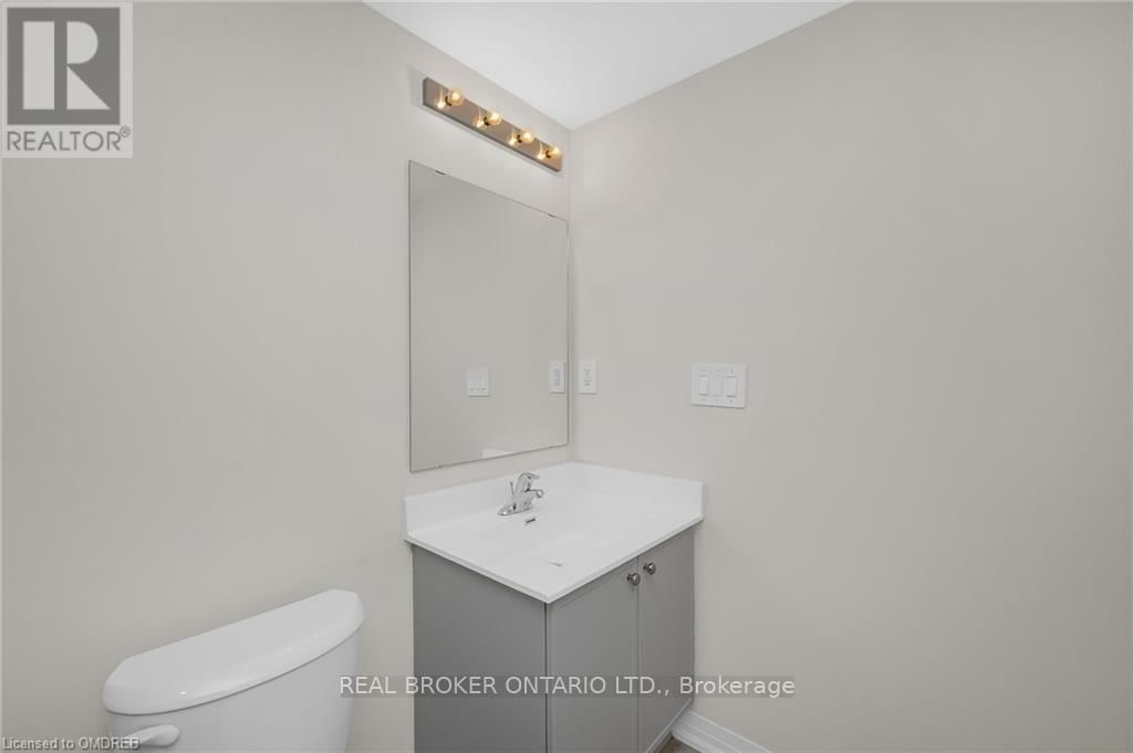 109 - 1569 ROSE WAY Image 13