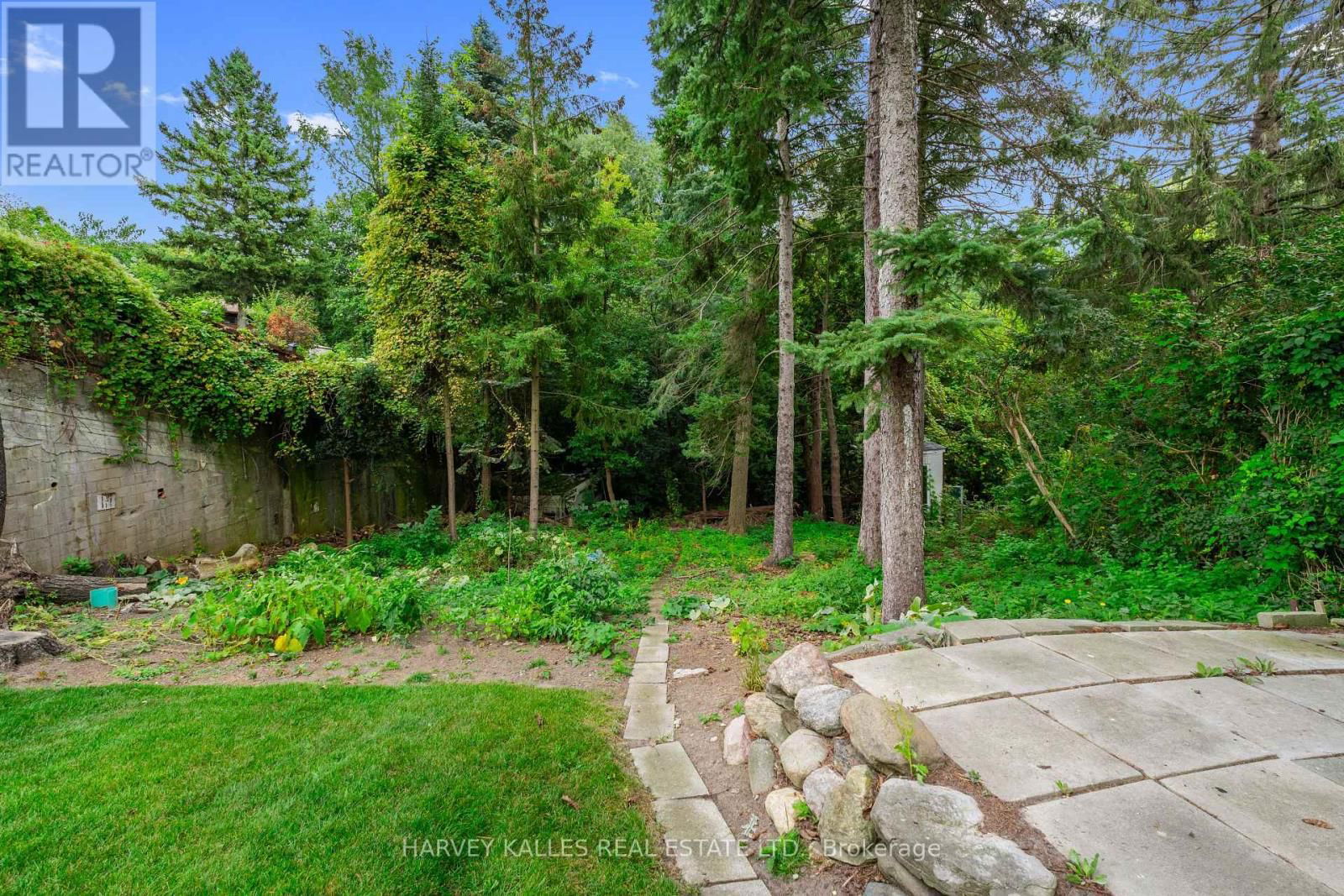 361 MAPLE LEAF DRIVE Image 32