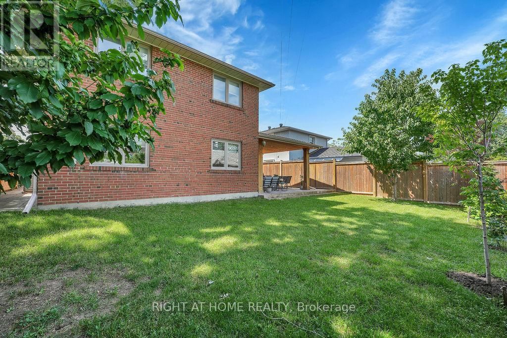 6 BEAUMARIS CRESCENT Image 36