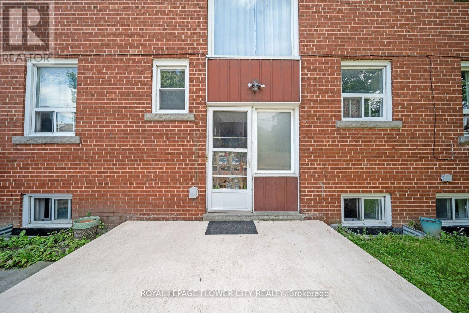 33 MORGAN AVENUE Image 8