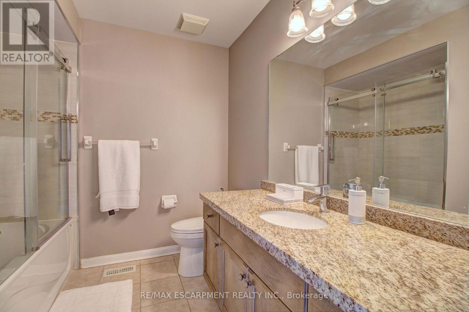 2375 STONE GLEN CRESCENT Image 30