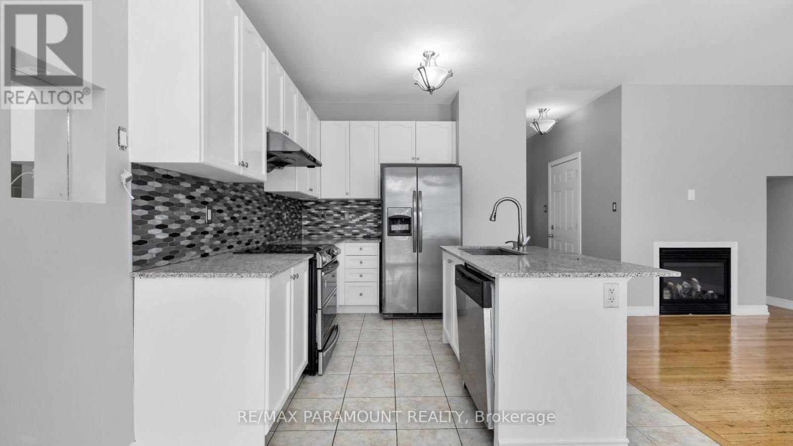 # UPPER - 102 ALLEGRO DRIVE Image 15