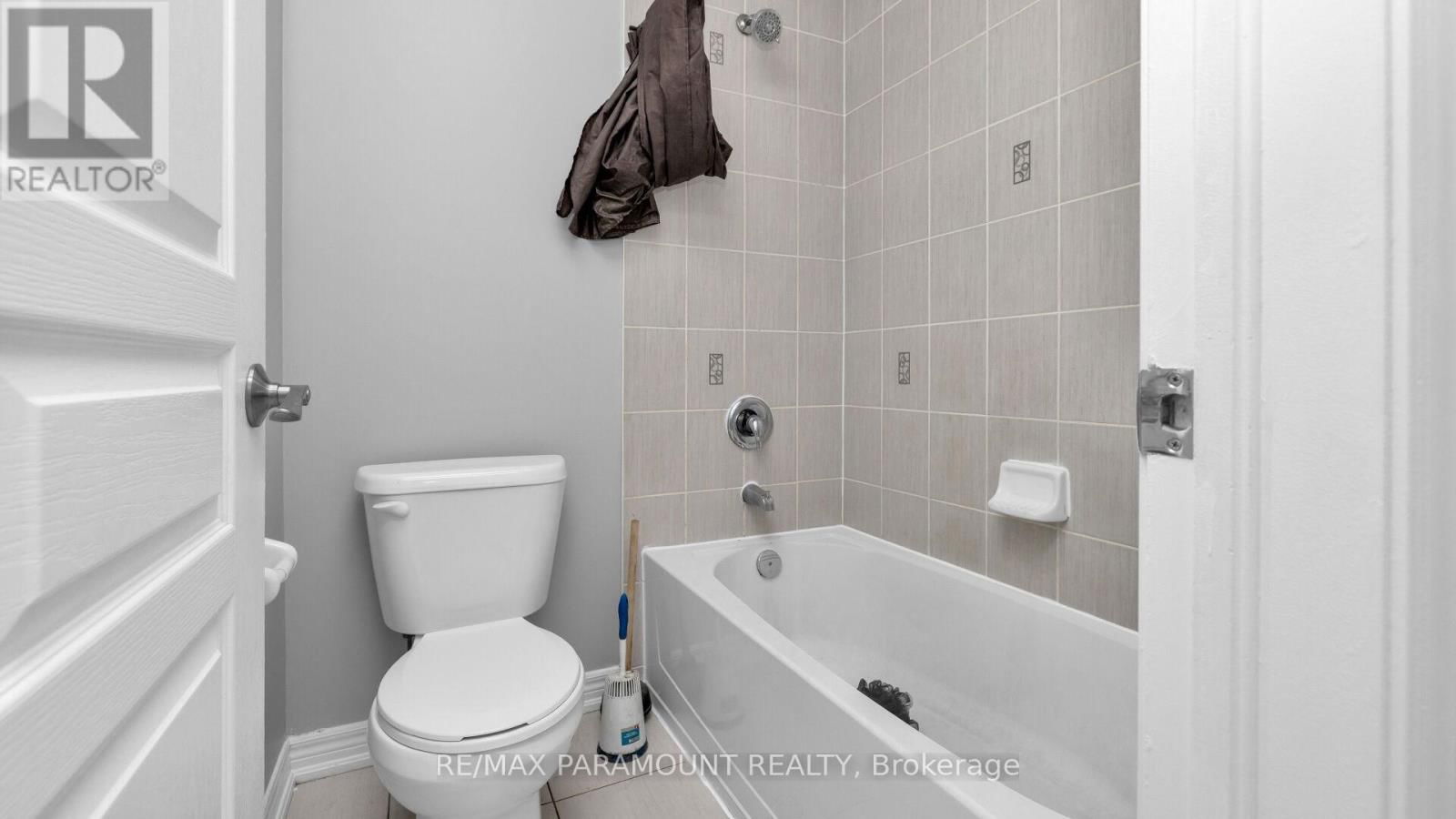 # UPPER - 102 ALLEGRO DRIVE Image 32