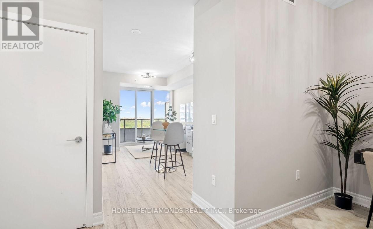 3802 - 20 SHOREBREEZE DRIVE Image 6