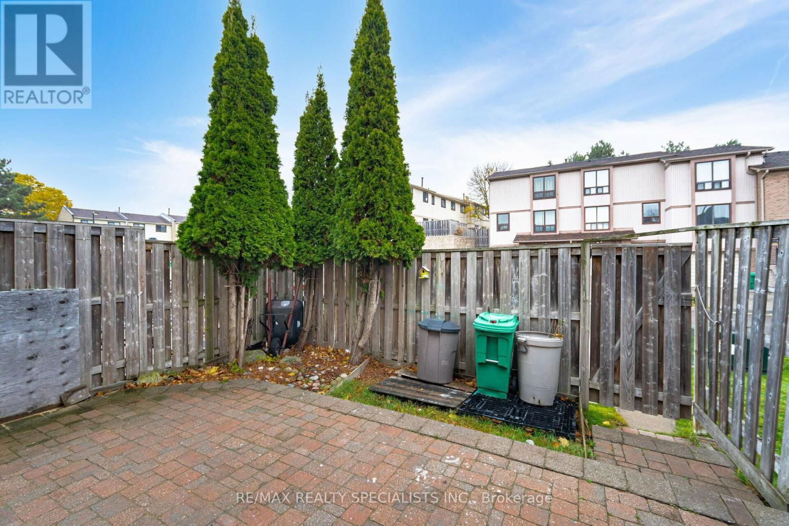 8 - 8 GUILDFORD CRESCENT Image 35