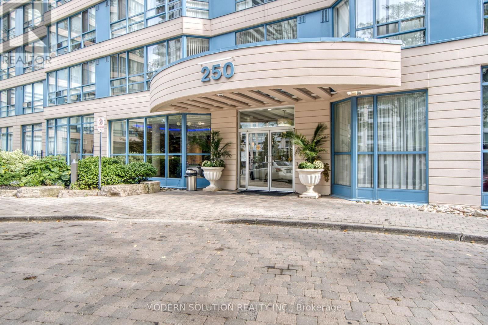 1504 - 250 WEBB DRIVE Image 38