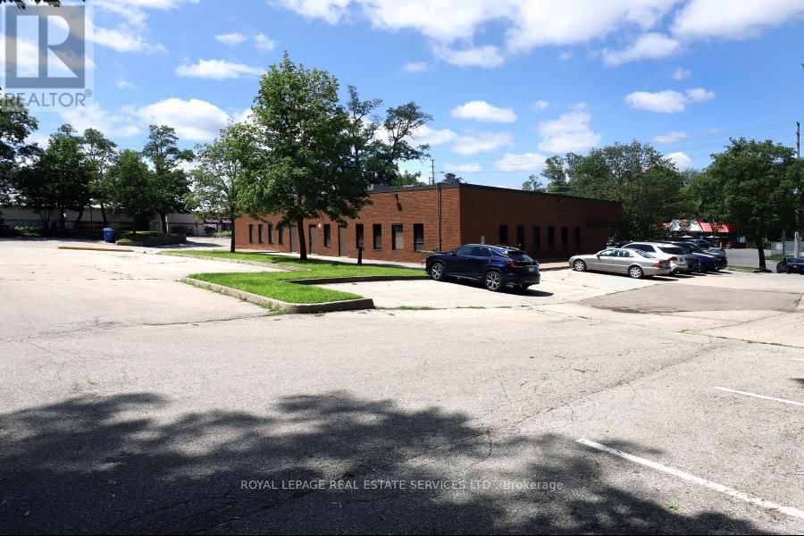 1654 LAKESHORE ROAD WEST Image 11