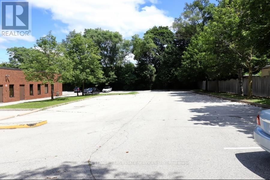 1654 LAKESHORE ROAD WEST Image 14