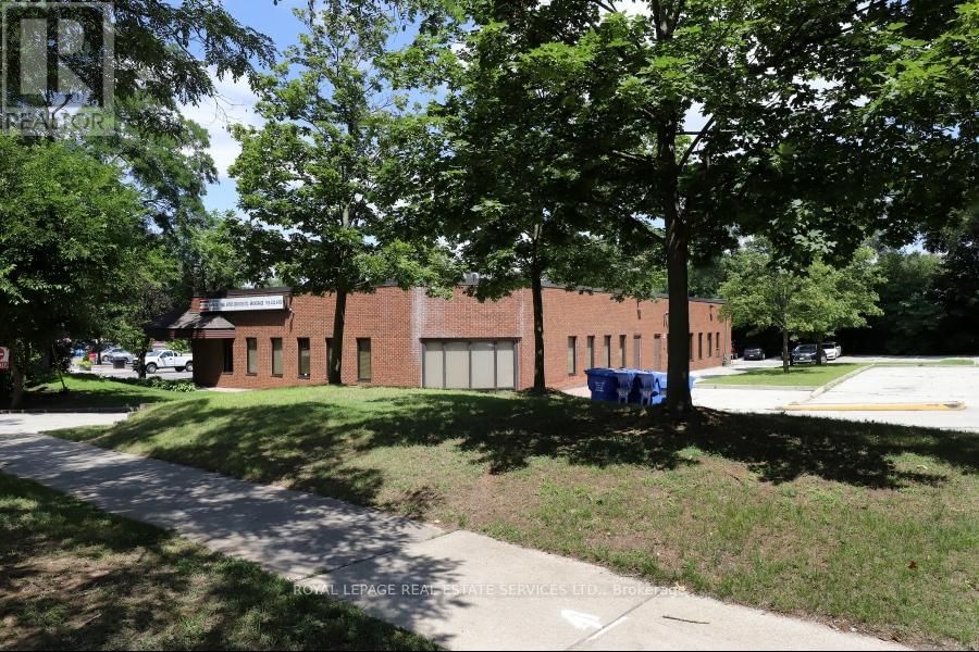 1654 LAKESHORE ROAD WEST Image 15