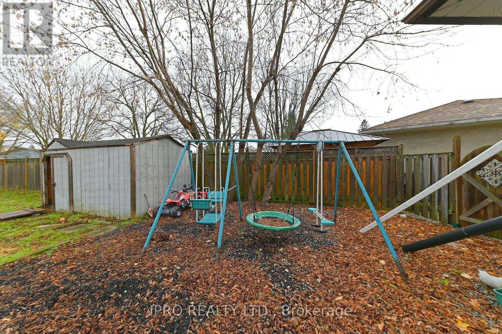 12 MACKENZIE DRIVE Image 34