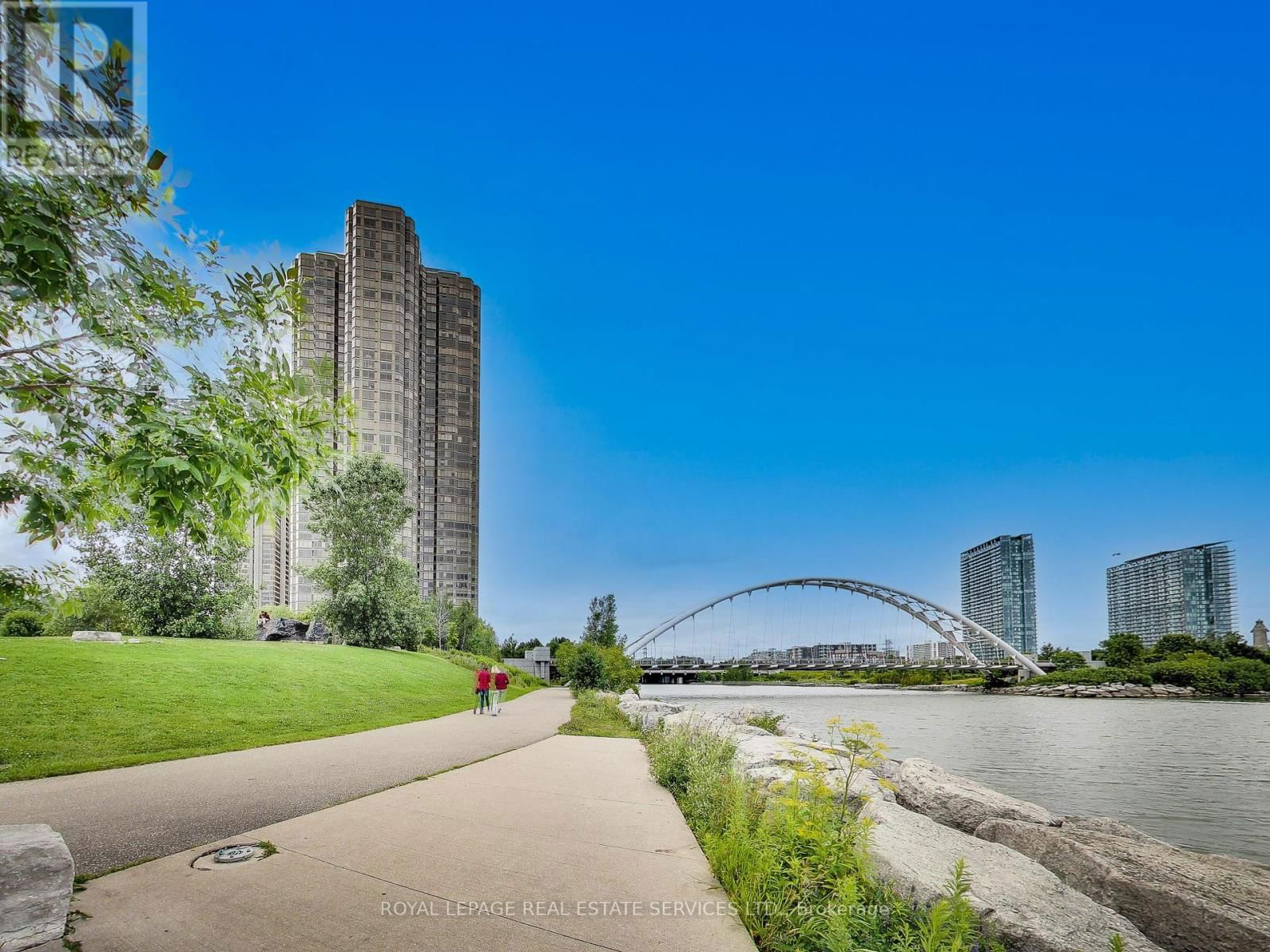 PH17 - 2111 LAKE SHORE BOULEVARD W Image 33