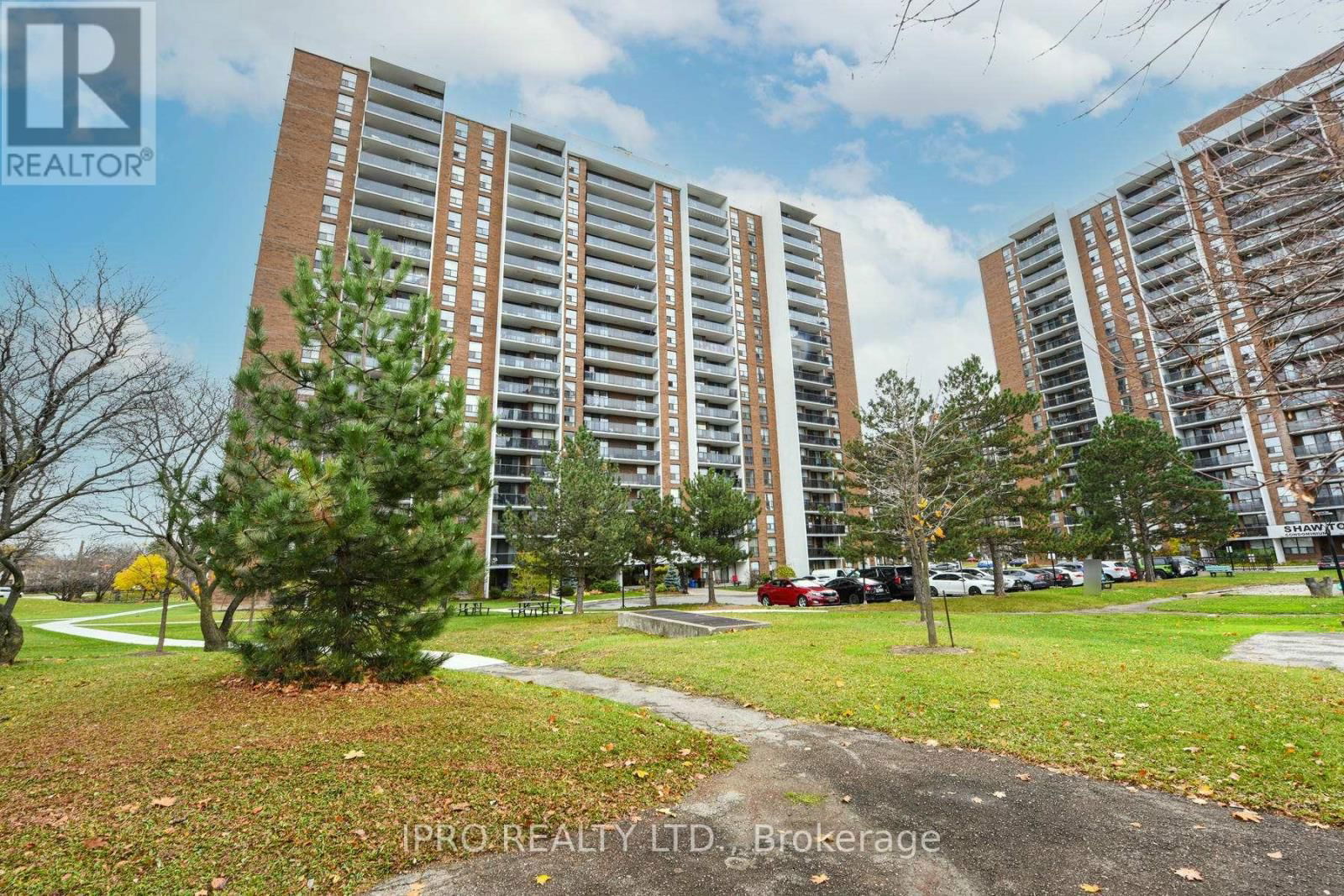 705 - 21 KNIGHTSBRIDGE ROAD Image 3