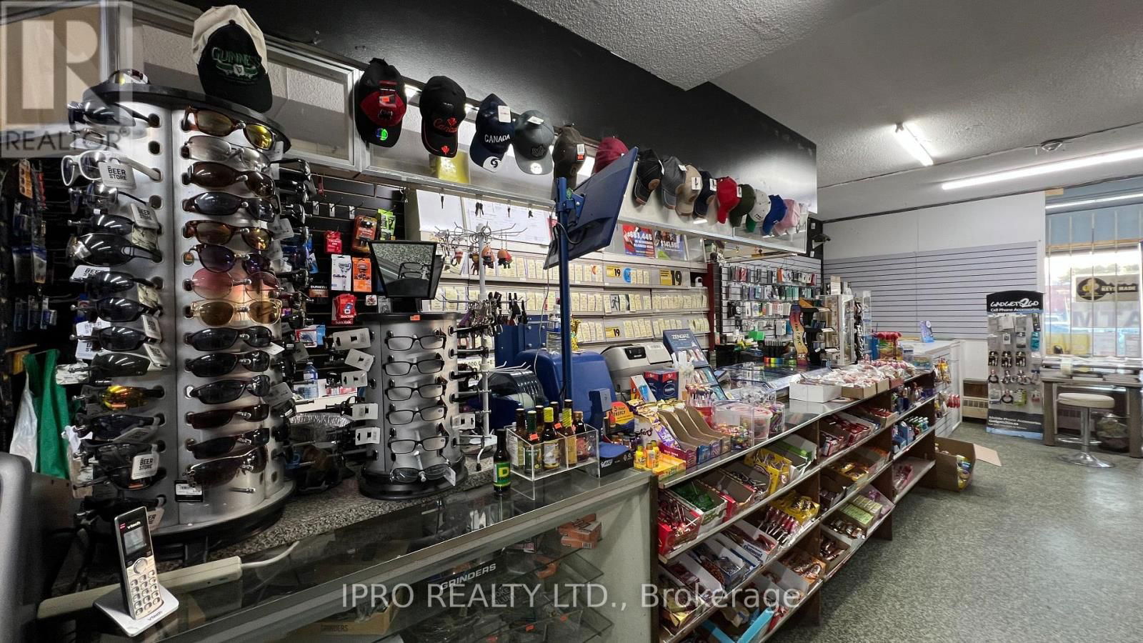 Unit 11 - 2111 JANE STREET Image 10