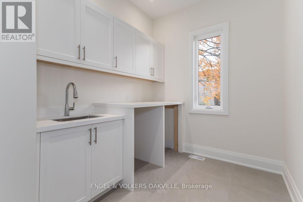 601 MAPLEHURST AVENUE Image 30