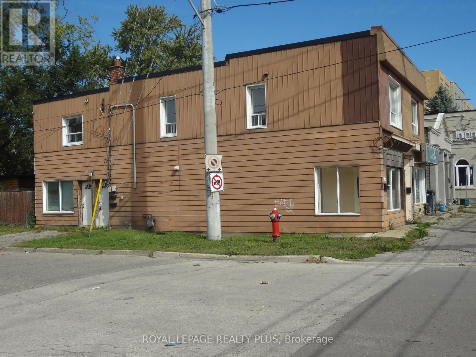 743 LAKESHORE ROAD E Image 4