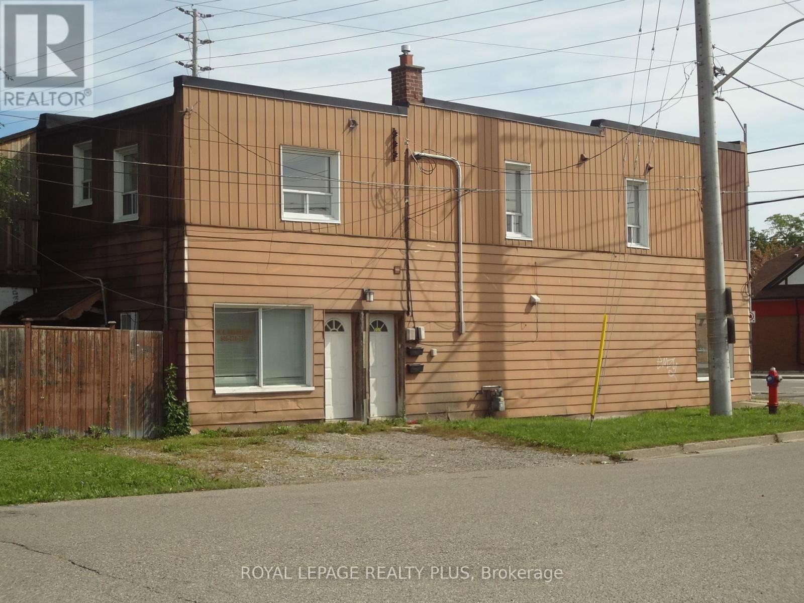 743 LAKESHORE ROAD E Image 3