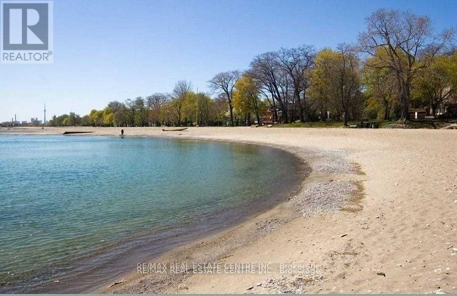 704/PH4 - 3621 LAKESHORE BOULEVARD W Image 23