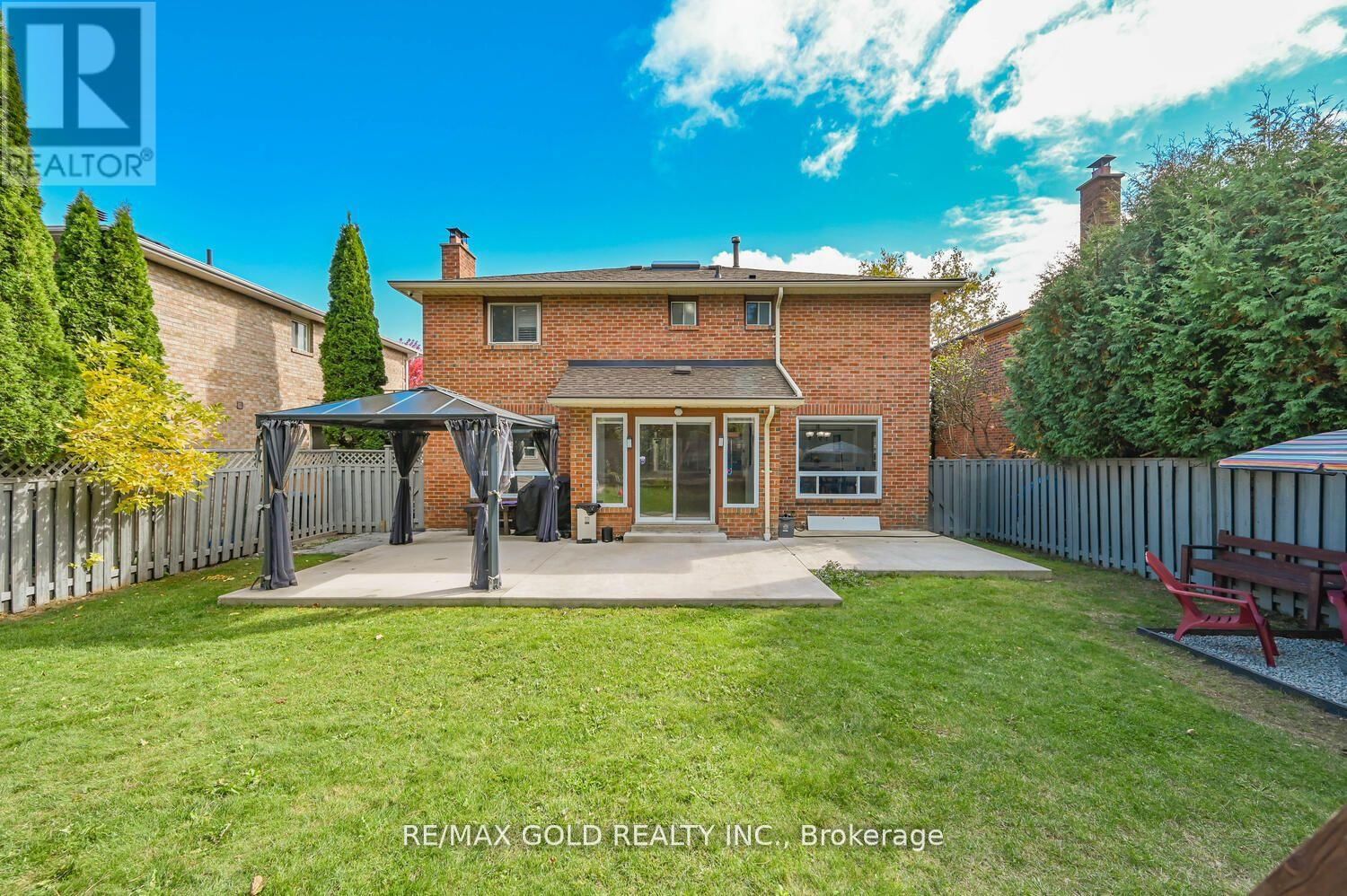 36 BARR CRESCENT Image 32