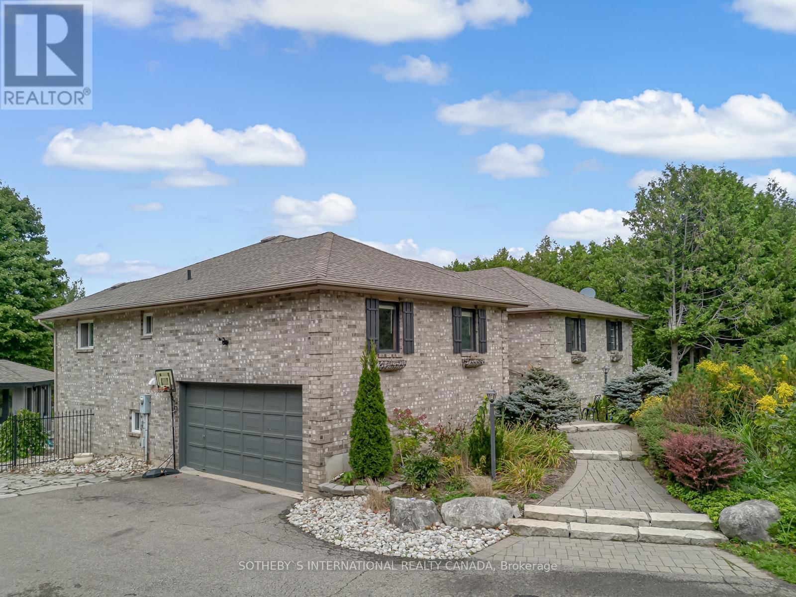 19 MCCONACHIE CRESCENT Image 3