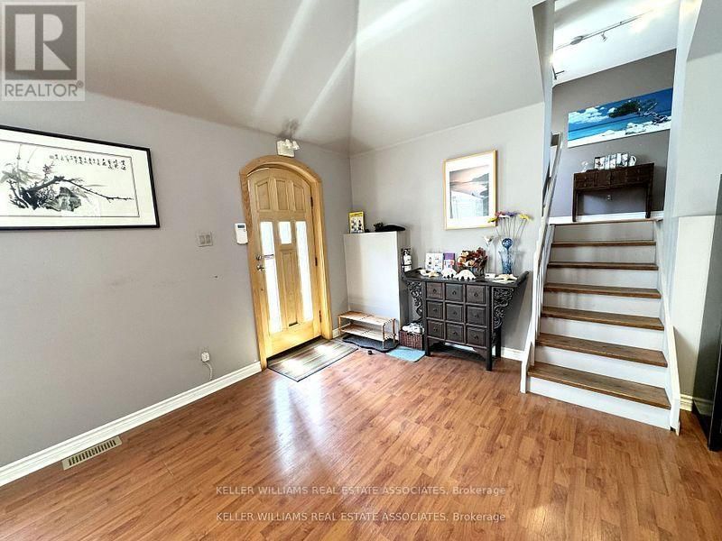 270 LAKESHORE ROAD EAST Image 1