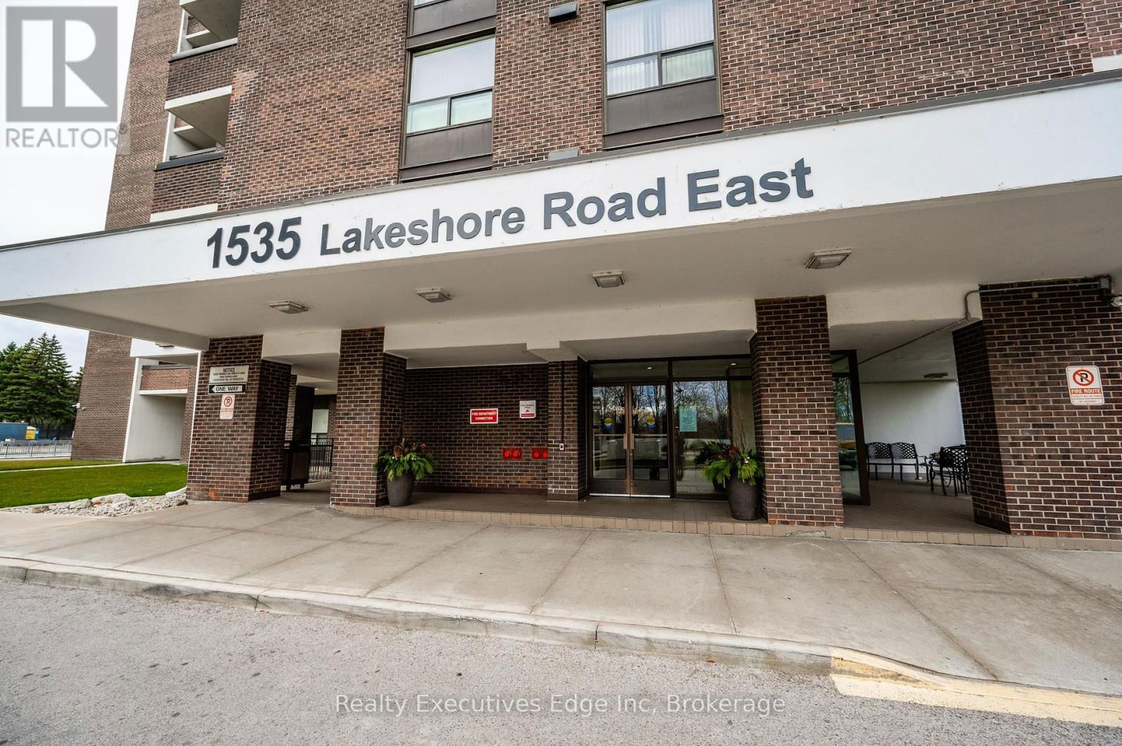 1503 - 1535 LAKESHORE ROAD E Image 2