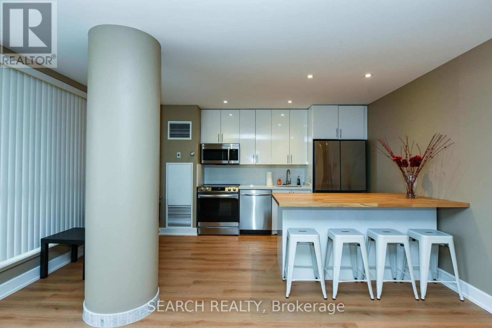 101 - 1155 BOUGH BEECHES BOULEVARD Image 7