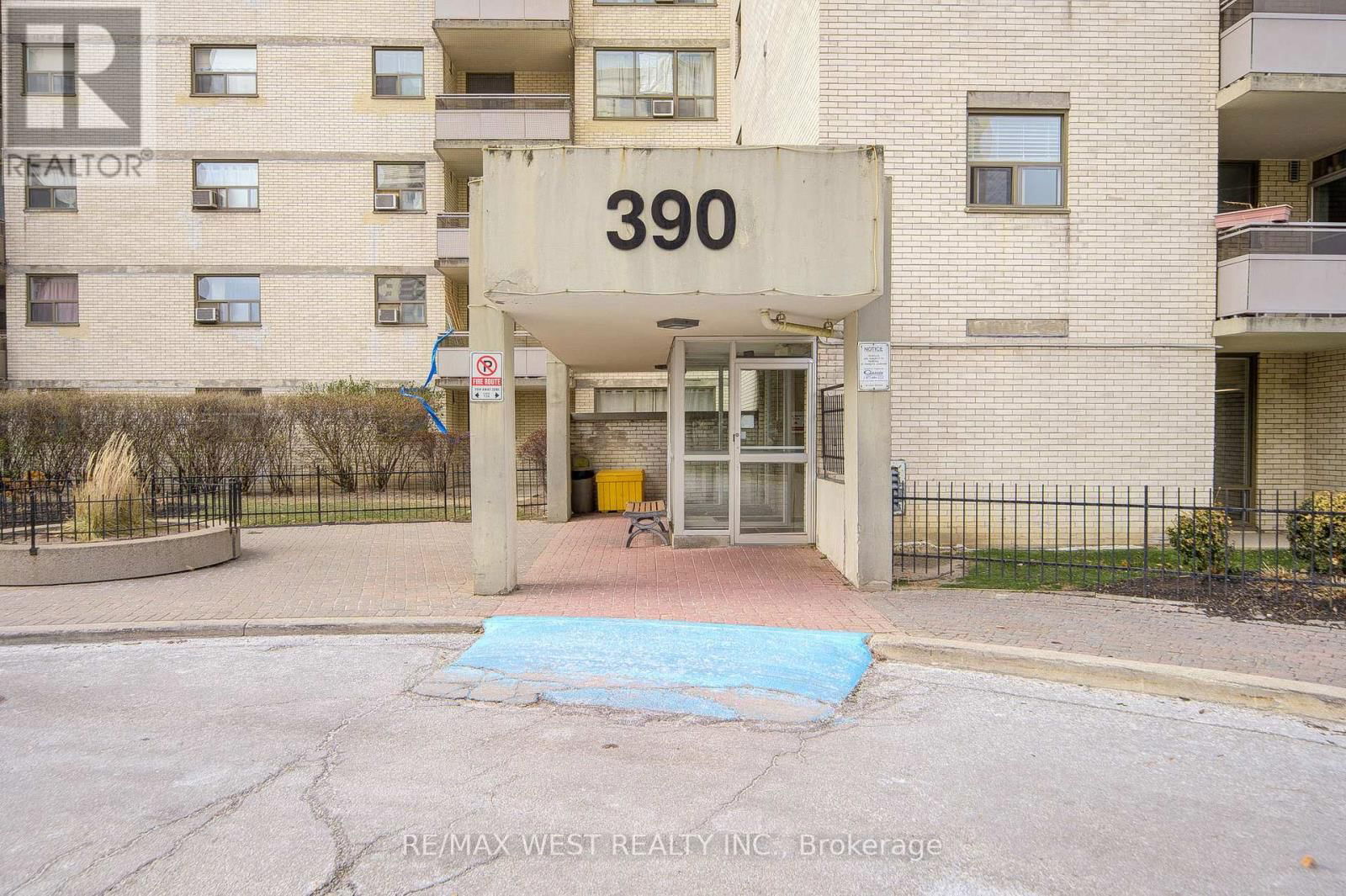 2208 - 390 DIXON ROAD Image 1