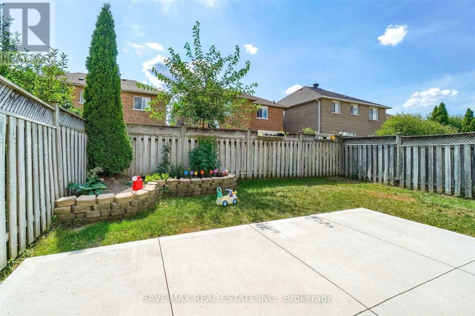 32 HEATHWOOD DRIVE Image 11