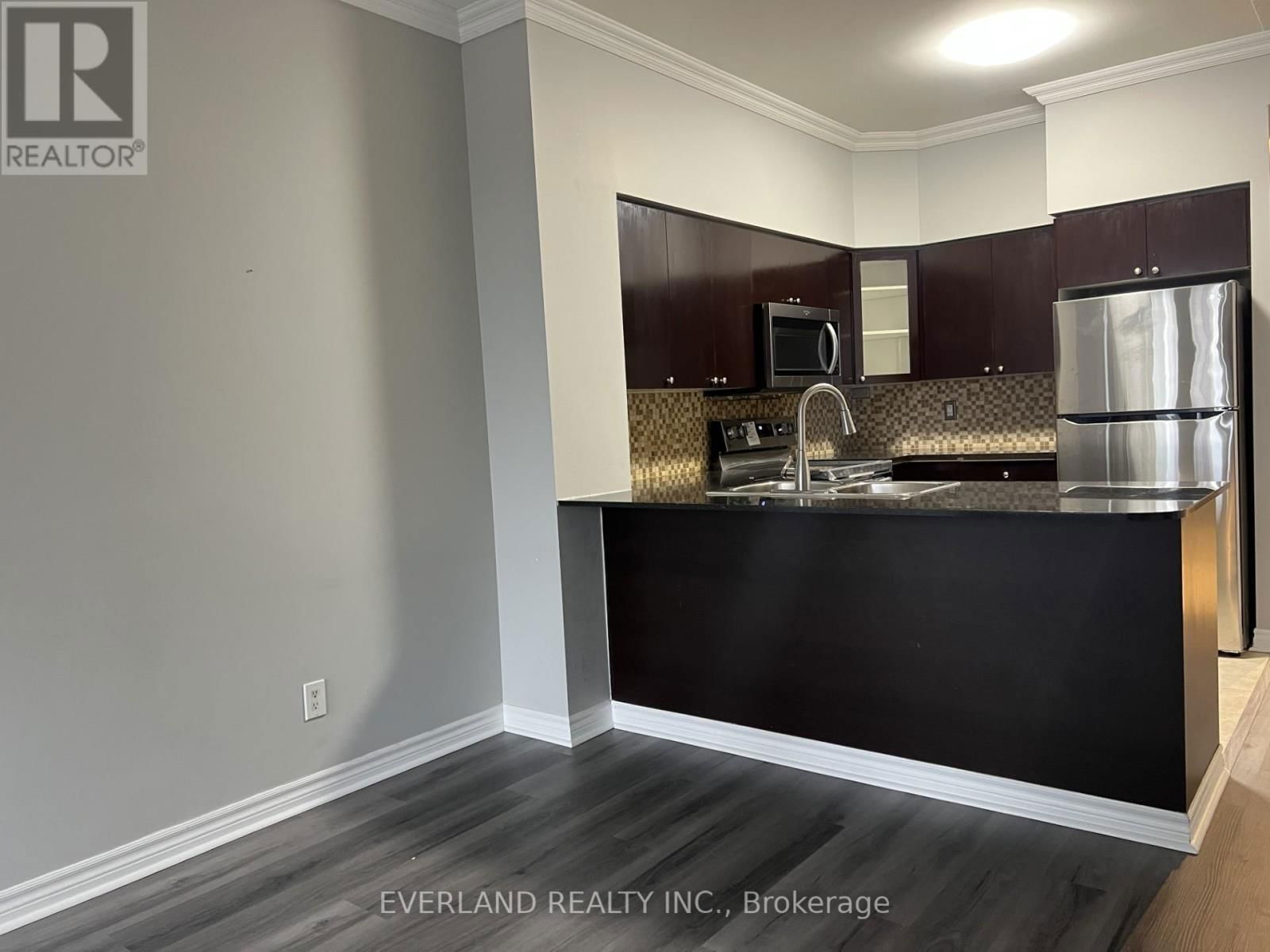 901 - 388 PRINCE OF WALES DRIVE Image 3