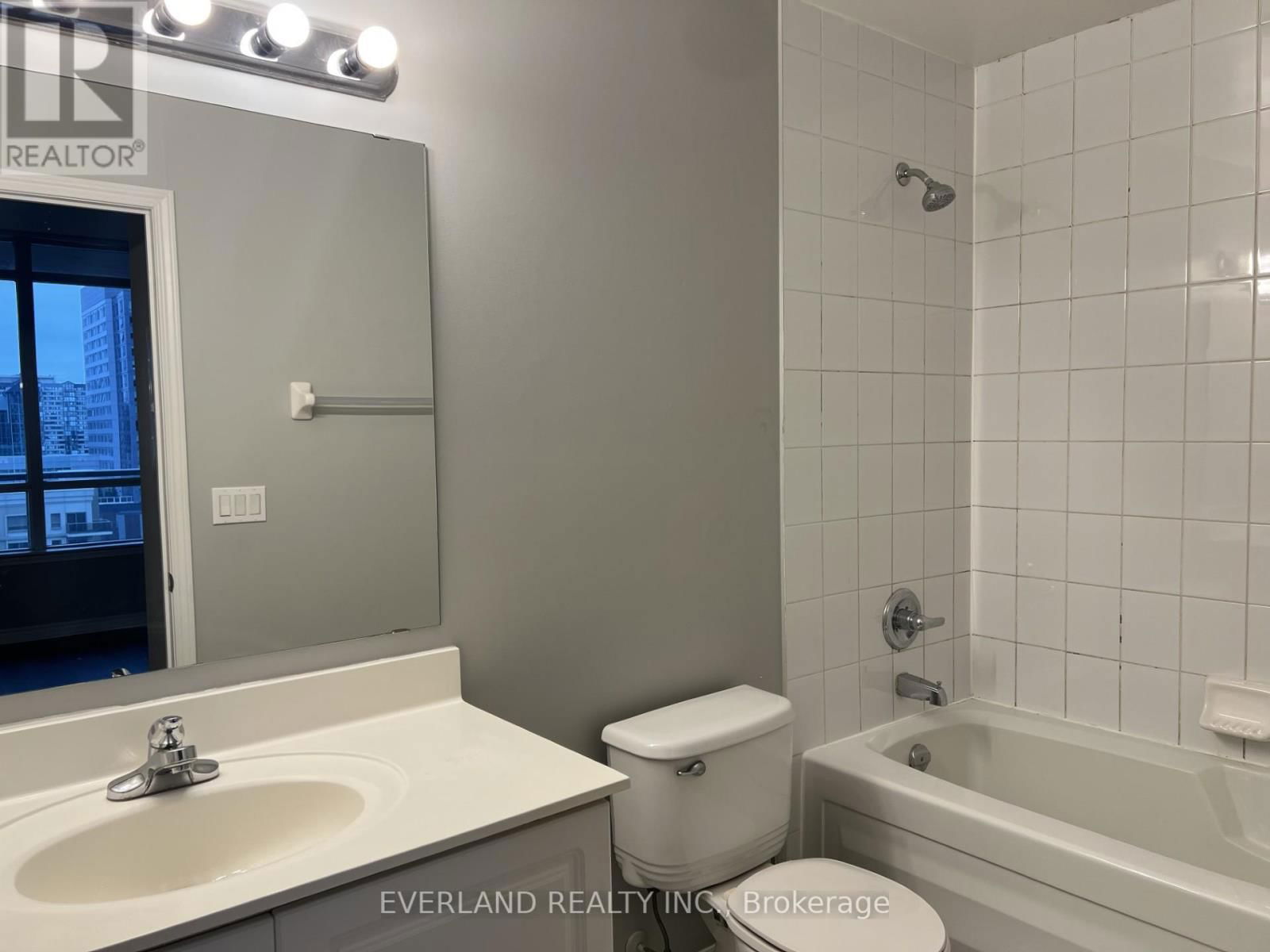 901 - 388 PRINCE OF WALES DRIVE Image 7
