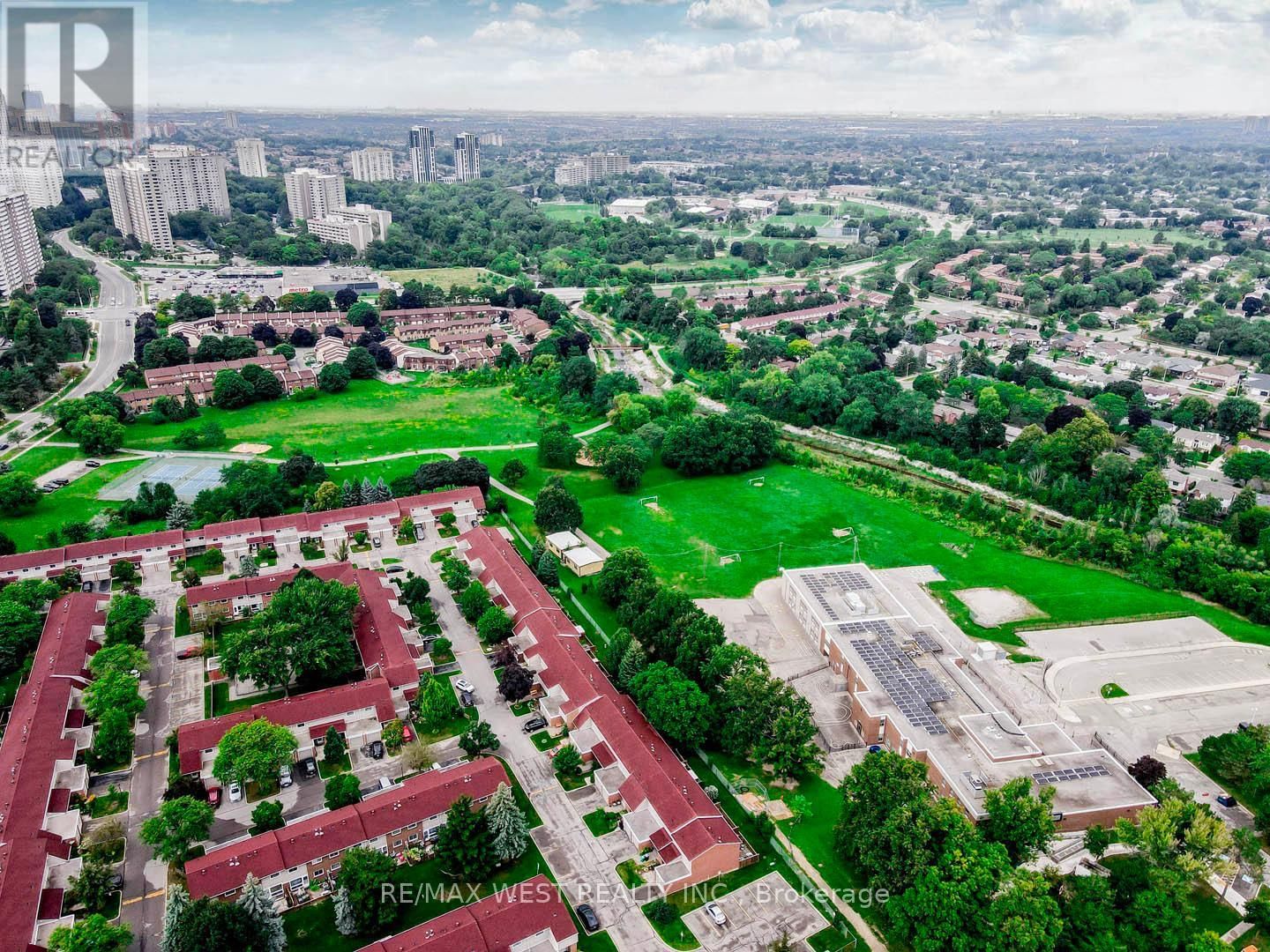 #209 - 180 MISSISSAUGA VALLEY BOULEVARD Image 34