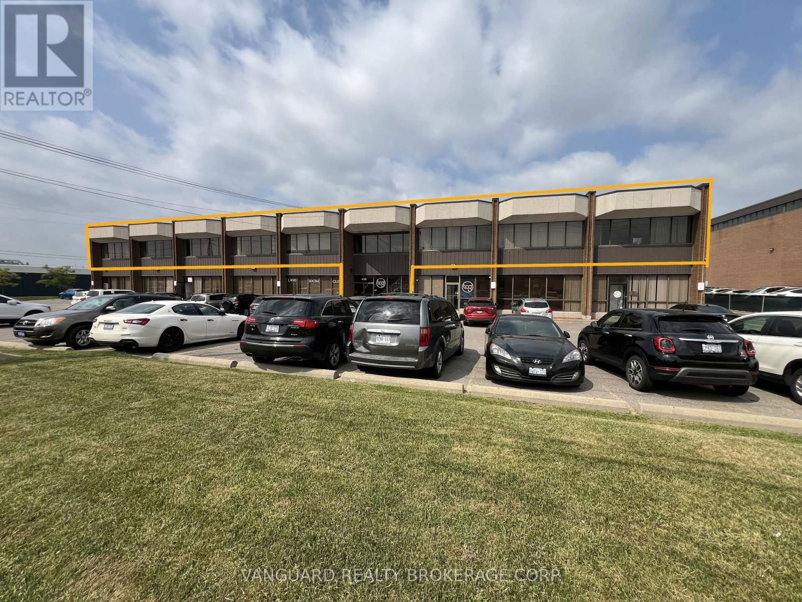 200 - 430 SIGNET DRIVE Image 1