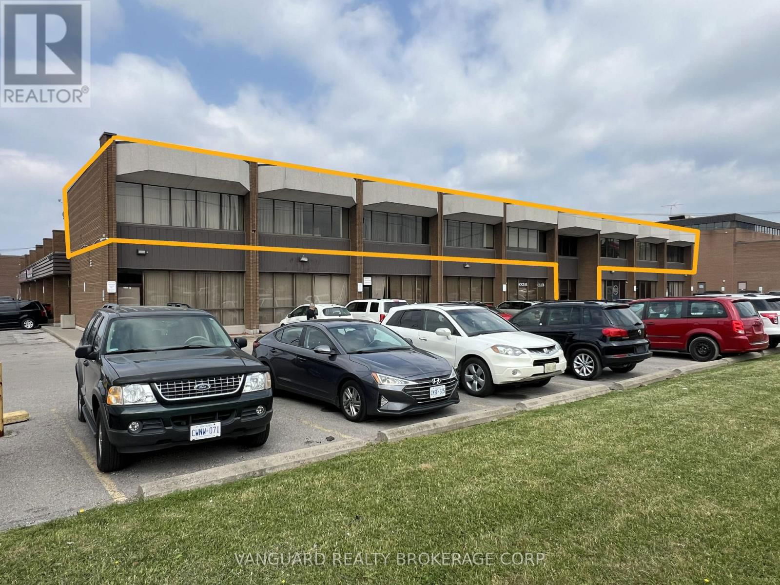 200 - 430 SIGNET DRIVE Image 2