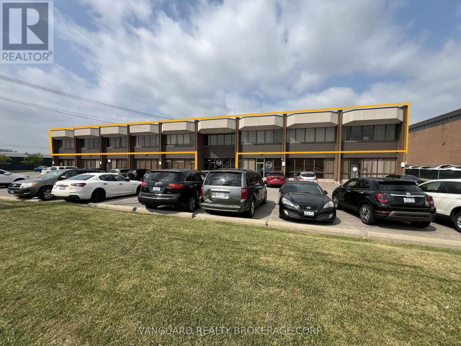 200 - 430 SIGNET DRIVE Image 1