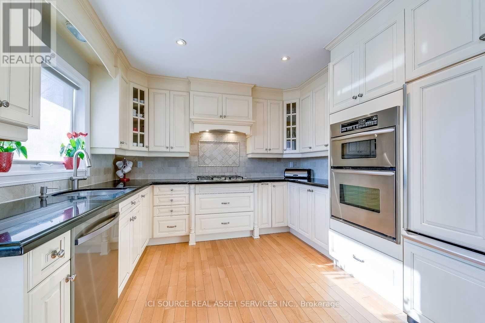 5859 RIVERSIDE PLACE Image 10