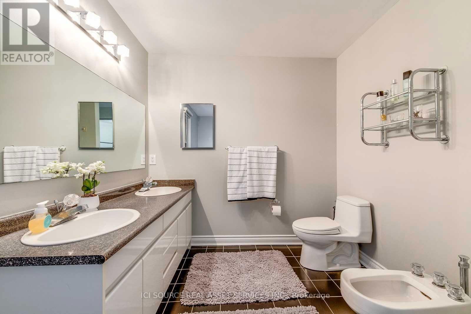 5859 RIVERSIDE PLACE Image 4