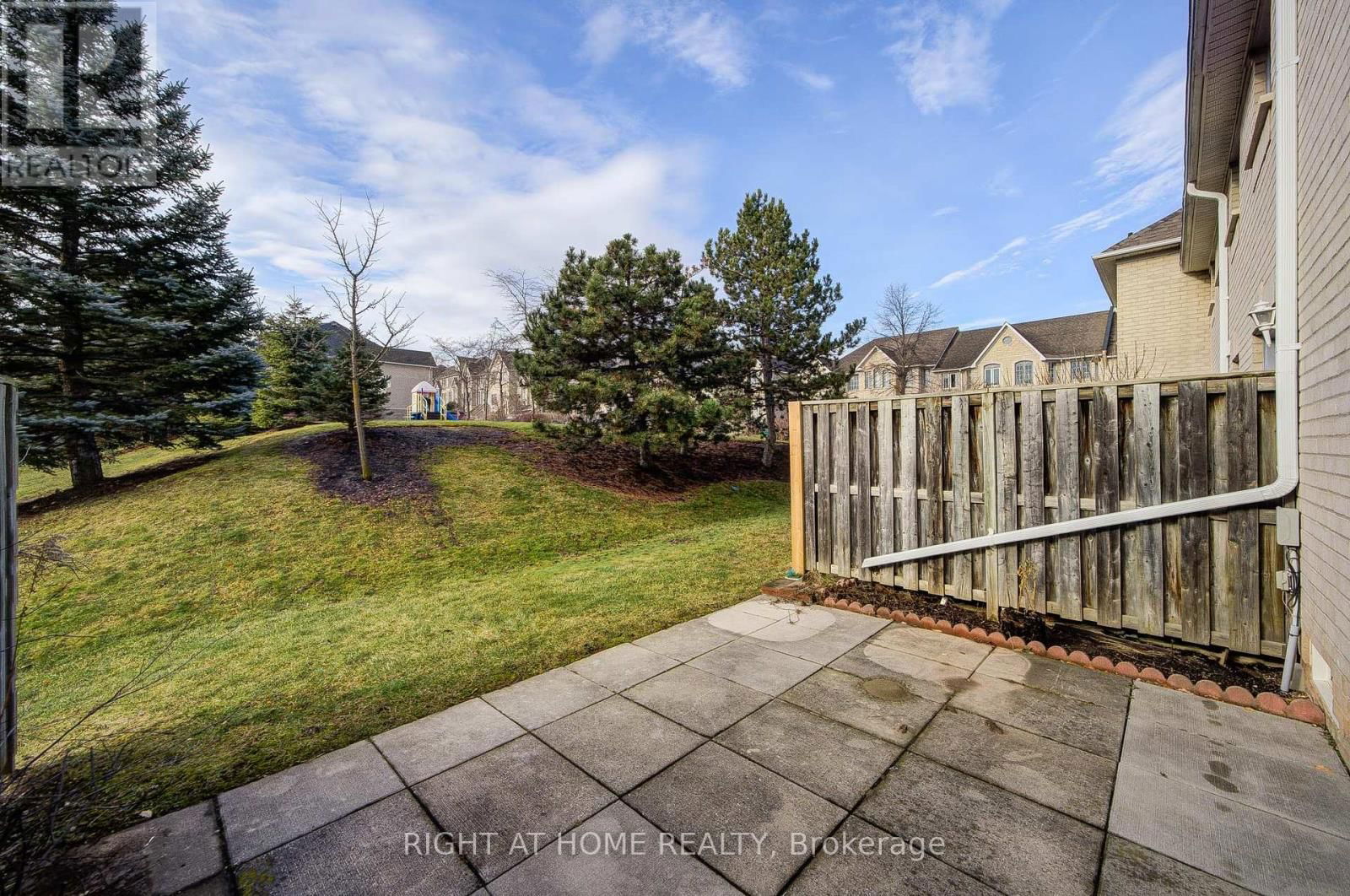 60 - 5525 PALMERSTON CRESCENT Image 33