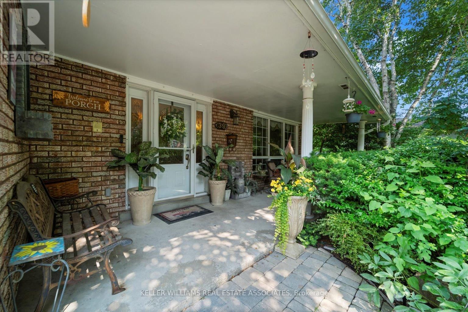 39 MAPLEWOOD ROAD Image 3