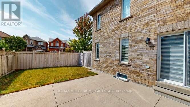 25 TREVINO CRESCENT Image 39