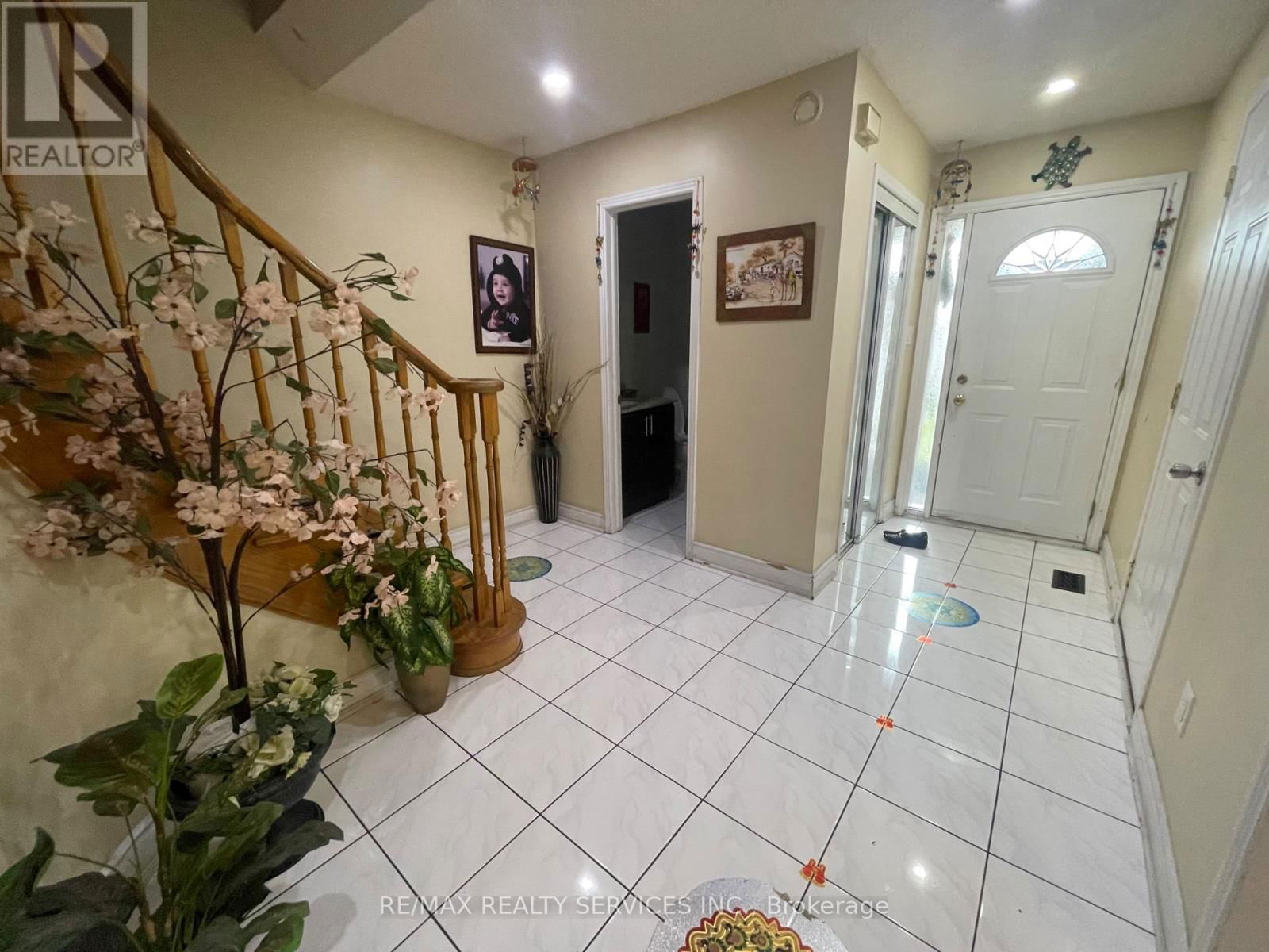 42 BROAD OAK COURT Image 3