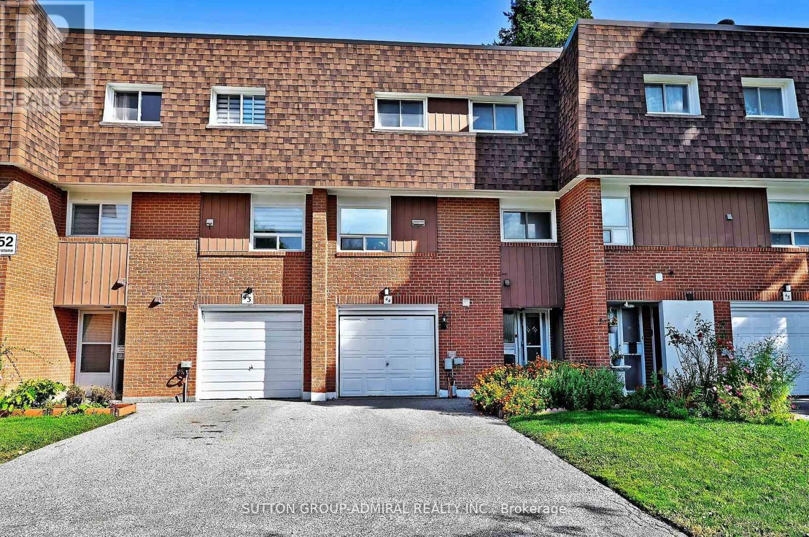 44 - 452 SILVERSTONE DRIVE Image 33