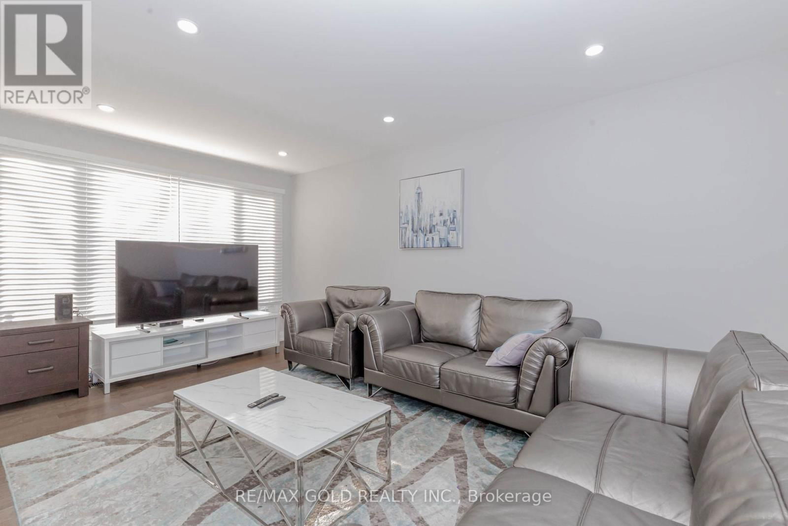 2085 BRIDGE ROAD Image 10