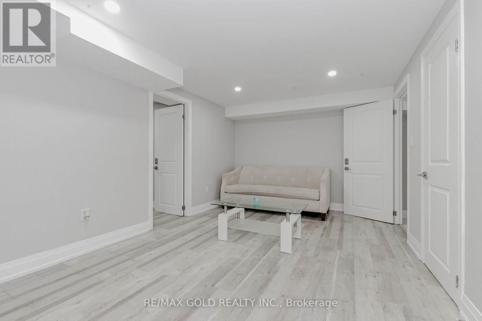 2085 BRIDGE ROAD Image 34
