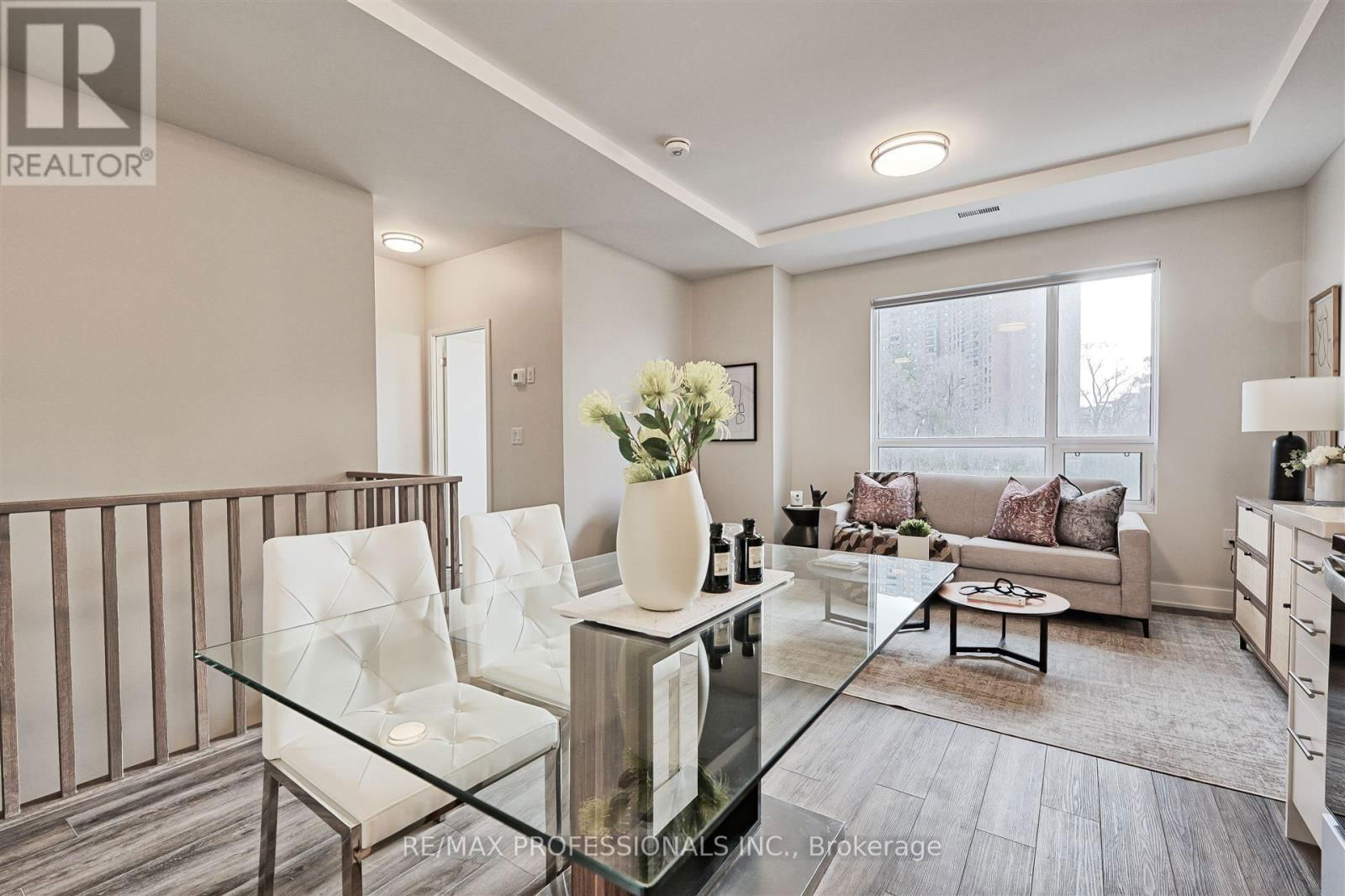 114 - 62 DIXFIELD DRIVE Image 4
